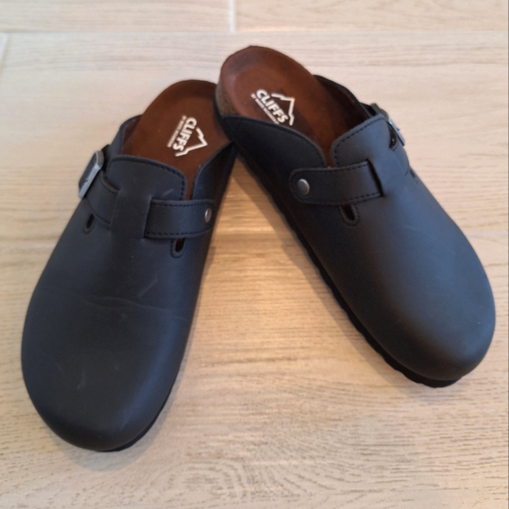 Cliffs By White Moutain Women's Black Round Toe Slip On Clogs With Buckle Size 7